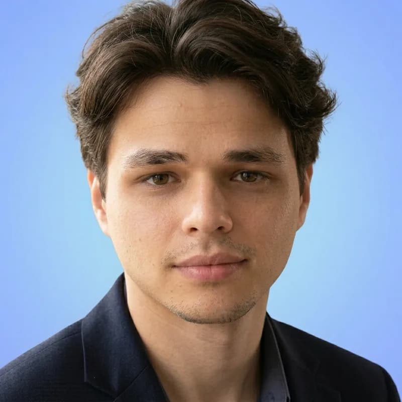 Alex Lokhanov headshot